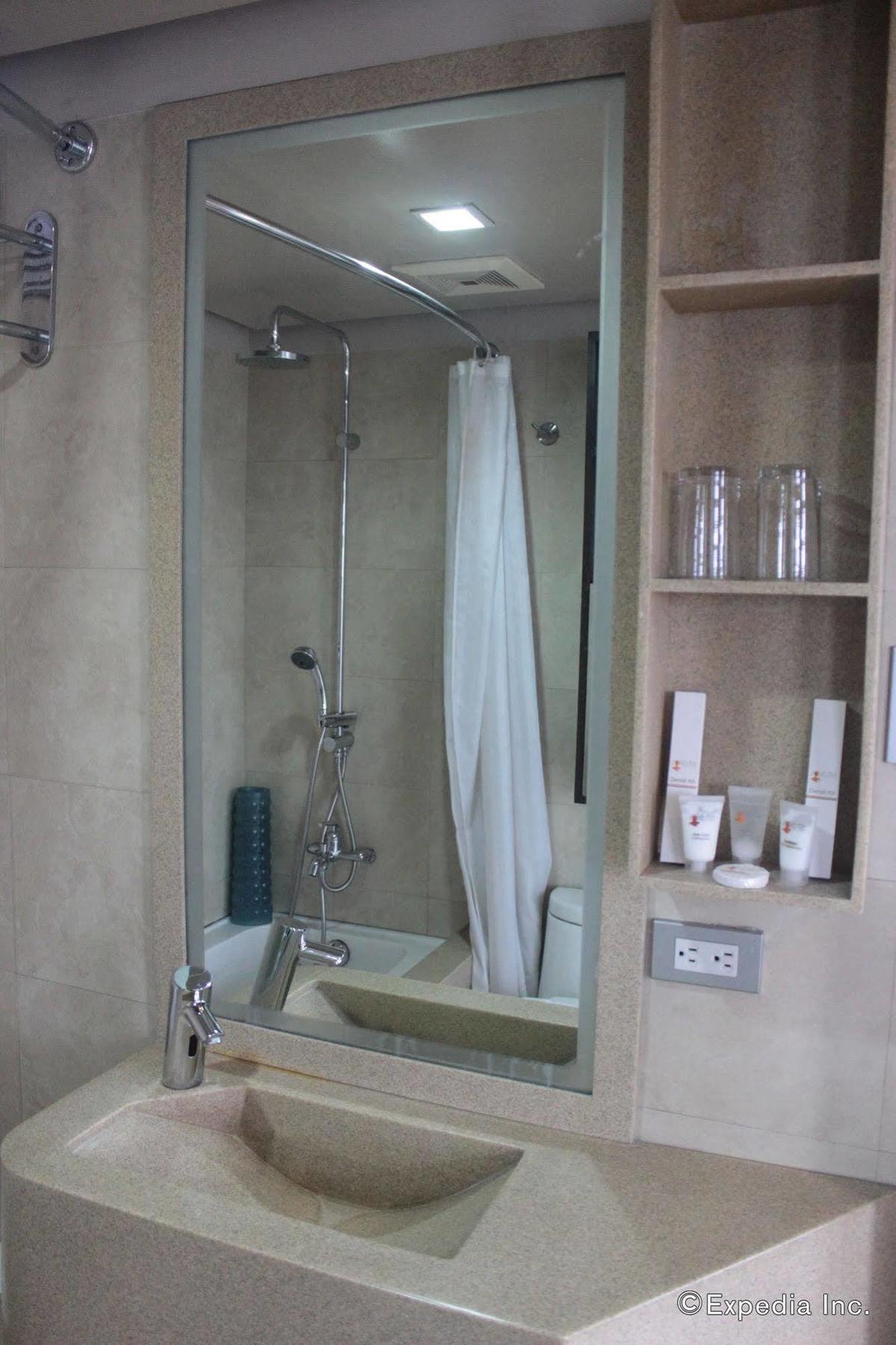 Soleste Suites Quezon City Eksteriør billede