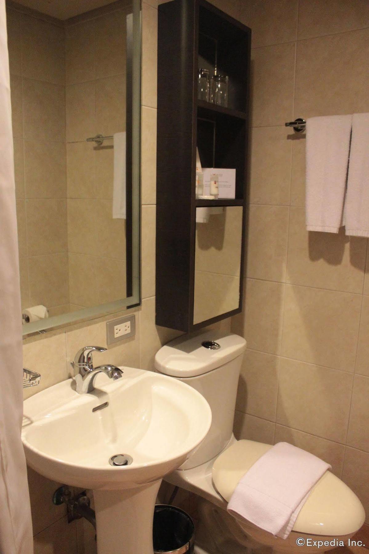 Soleste Suites Quezon City Eksteriør billede